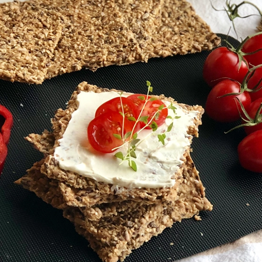 Crispy Seed Crispbread with Oats and Nuts